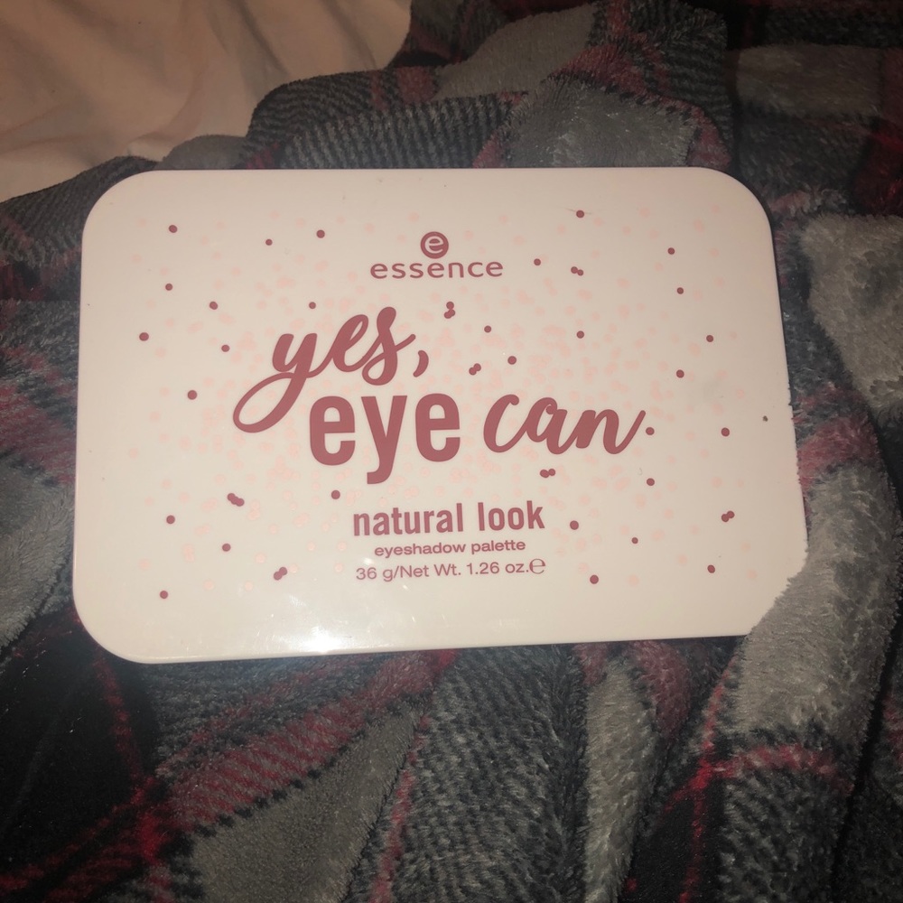 Bundle Of Eyeshadow and Shea Butter
